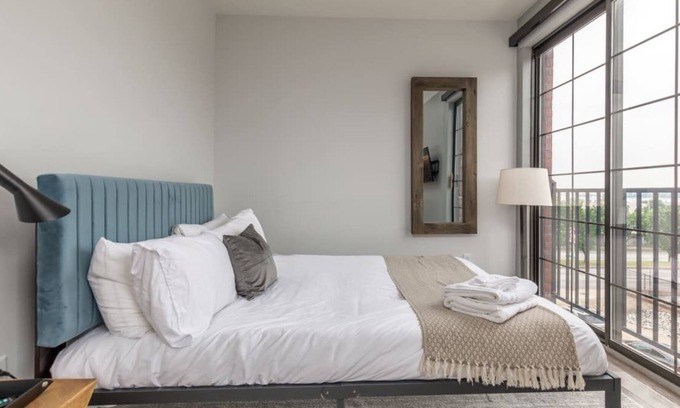 Soulard Apartment | Frontdesk | Open Studio Apt near St Louis Arch