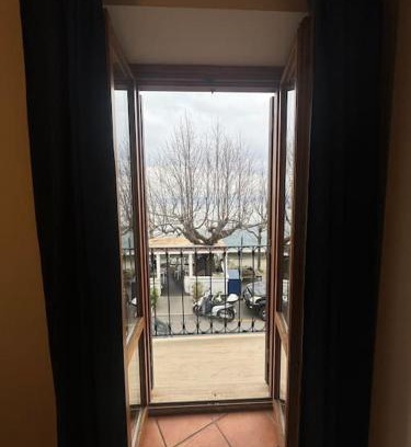 Lake Bracciano Apartment | Beautiful Lakeside Retreat in Historic Center - La Casa del Lago