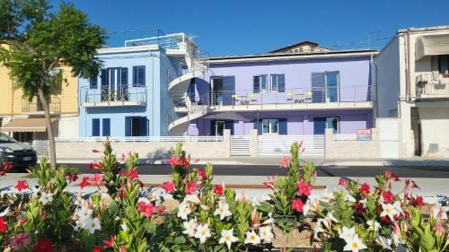 Marina Apartment | Fronte mare alba chiara - Houses & Flats