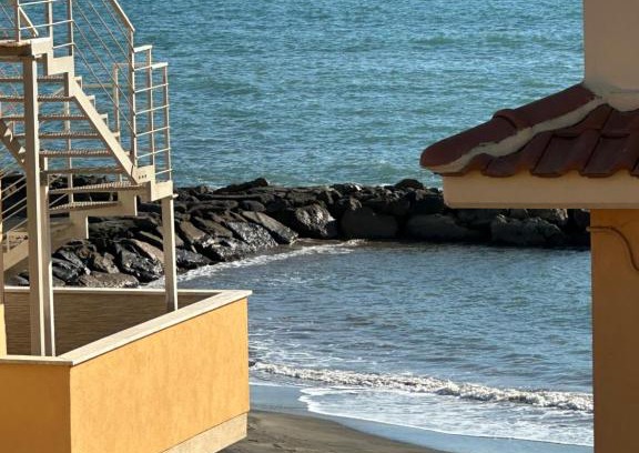 Ladispoli Apartment | FronteMare