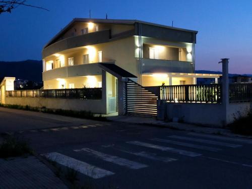 Rossano Bed & Breakfast | Oceanfront Escape at Frontemare with Breathtaking Views