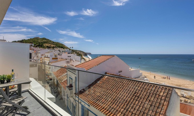 Salema Apartment | Pet-Friendly Frontline Seaview Apartment with Breakfast