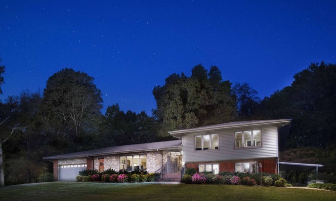 Lookout Valley Neighborhood Association House | Exceptional Fryars' Green Guest House Near Tennessee River