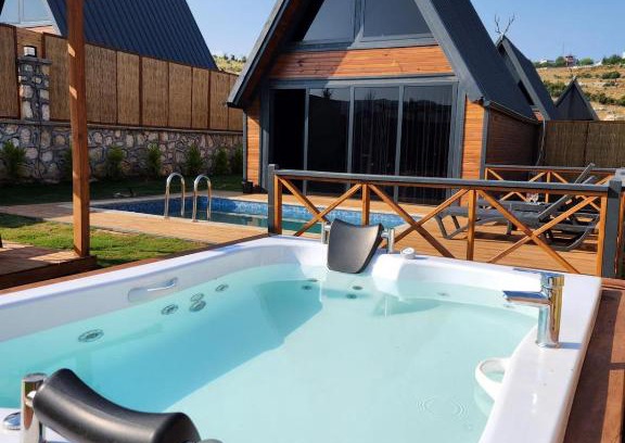 Toroslar House | Discover FS Bungalows Otel: Pet-Friendly Retreat with Pool