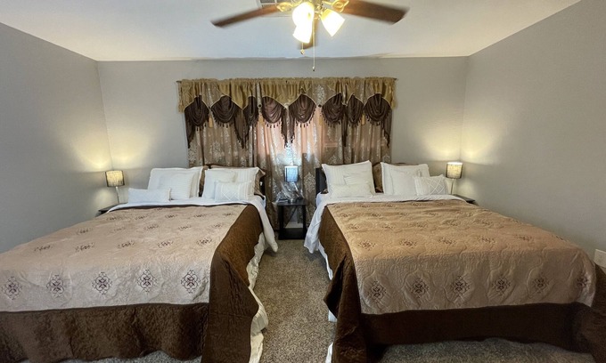 Lawton House | Pet-Friendly Retreat Near Ft. Sill with Lake Views
