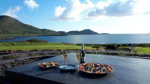Caherdaniel Villa | Beachside Fuchsia Lodge - 4-Star Gem with Ocean Views