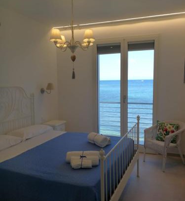 Marzamemi House | Oceanfront Escape at Fuga Blu - Guest Rated 9.6/10