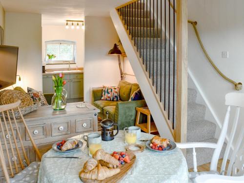 Irstead House | Inviting Fuggle: Pet-Friendly Haven with 9.5/10 Rating