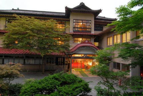 Hanamaki Hotel | Discover Fujisan Ryokan: Family-Friendly Retreat with Spa