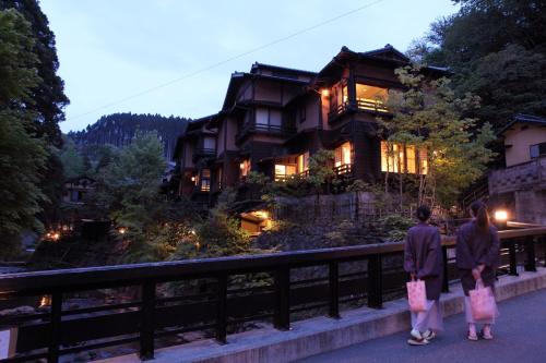 Kurokawa Onsen Hotel | Indulge at Fujiya: Exceptional Stay with Hot Tub Amenities
