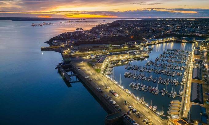 Milford Haven Apartment | Family-Friendly Fulke Street 2 Bedroom Apartment in Milford Haven