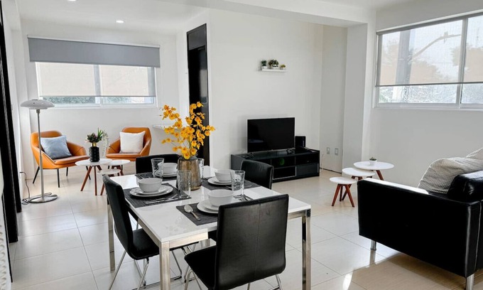 Ixtapalapa Apartment | Convenient Coyoacán Apartment with Kitchen & Spa Access