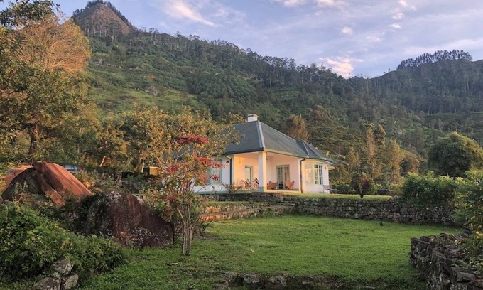 Hildummulla Cottage | Idyllic Cottage Retreat on Organic Tea Estate with Pool