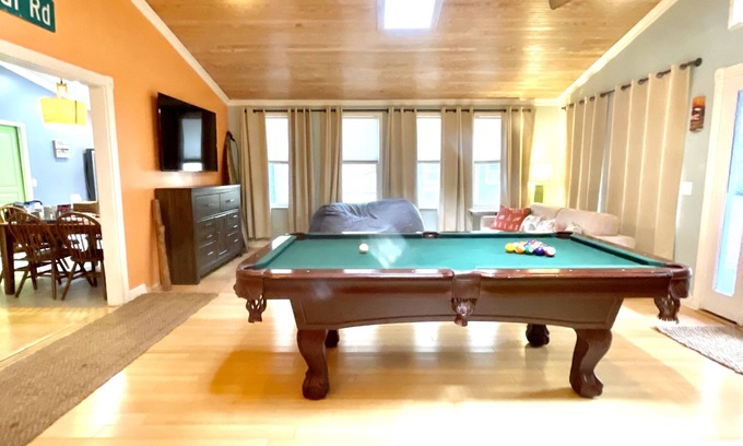 Fernandina Beach House | Relaxing Getaway at The Salty Dog with Hot Tub & Ocean Views