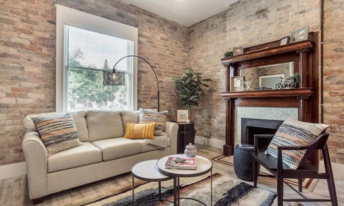 Downtown Salt Lake City Apartment | Family-Friendly Retreat with Kitchen & Fast WiFi Access