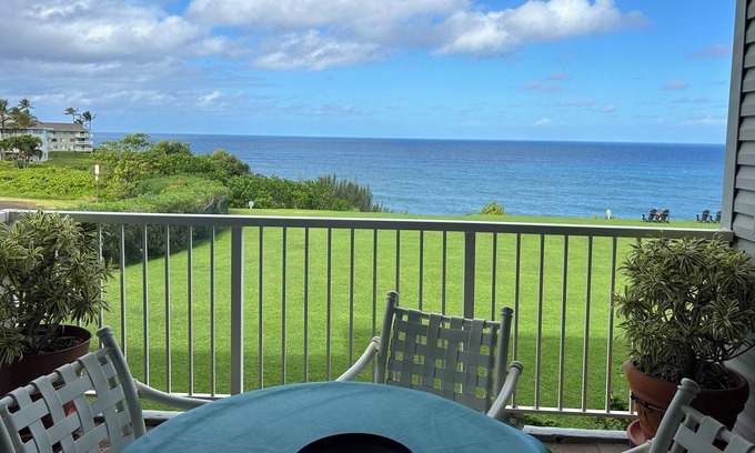 Princeville Condo | Oceanfront Retreat with Whale Watching and Spa Amenities