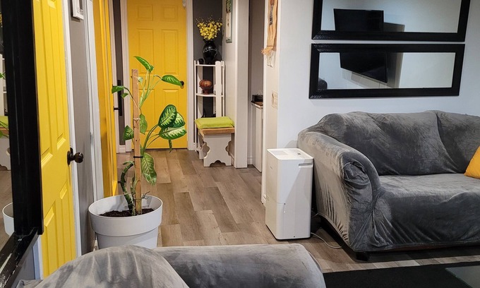 Saint-Pascal Apartment | Relax in 555 Loft with Lake View near Kamouraska