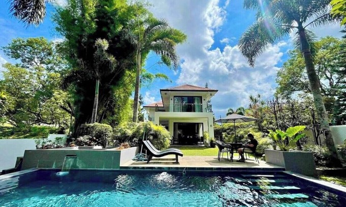 Tagaytay Villa | Full Retreat 4-bedroom Villa in with private Pool