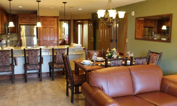 Gatlinburg Resort | Exceptional Double Room at Westgate Smoky Mountain Resort
