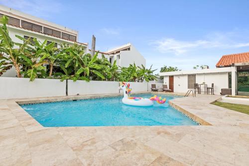 Punta Las Marias Apartment | Relaxing Villa with Pool, Driver Service & Delicious Meals