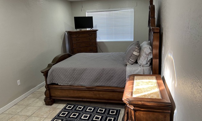 New Papago Parkway House | Family-Friendly House with Mini Golf and Ocean Views