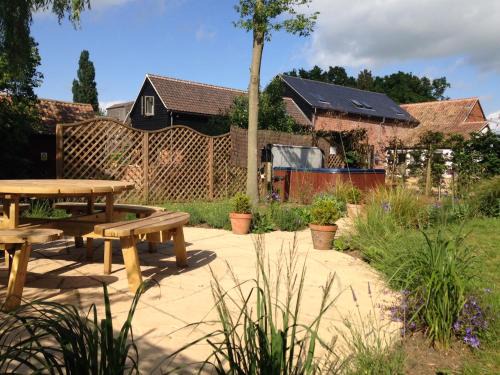 Little Grandsen Apartment | Experience Fullers Hill Cottages: Pet-Friendly Retreat