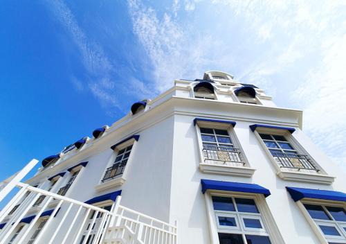 Big Beach Hotel | Discover Fullon Poshtel Kenting: Family-Friendly Retreat