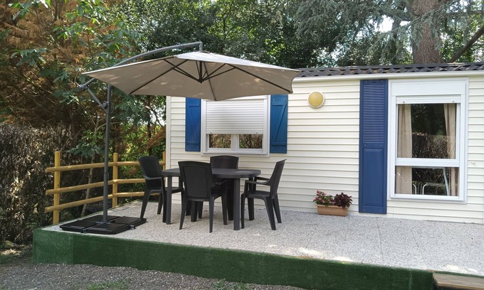 Montestruc-sur-Gers House | Comfortable Air-Conditioned Mobile Home with Private Terrace