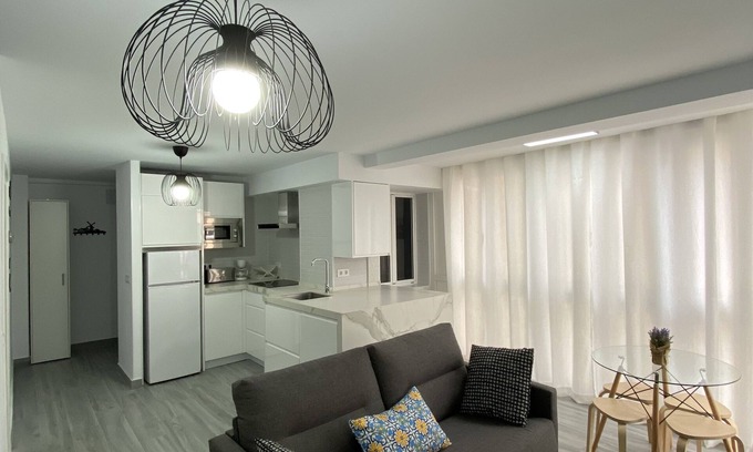 Cadiz Condo | Cozy Apartment Steps from the Beach with Family-Friendly Spa