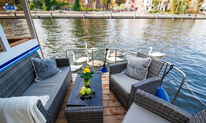 Priepert Boat Rental | Cozy Boat 'Lisa' with Terraces and Oceanfront Views