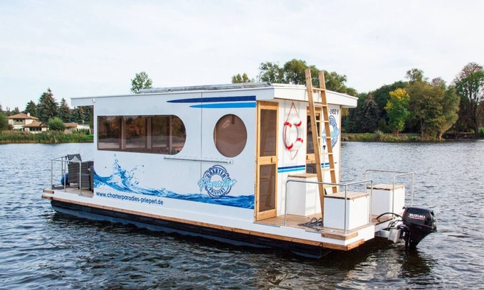 Priepert Boat Rental | Pet-Friendly Boat 'Lisa' with Ocean Views and Terraces