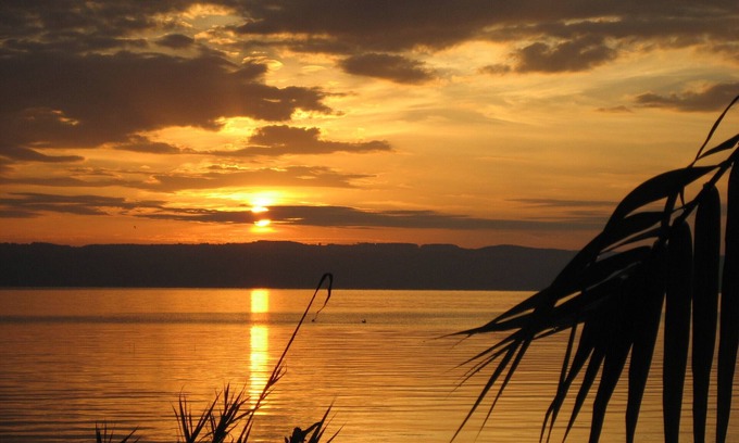 Gradoli House | Idyllic Holiday Cottage by the Lake with Pool & Breakfast
