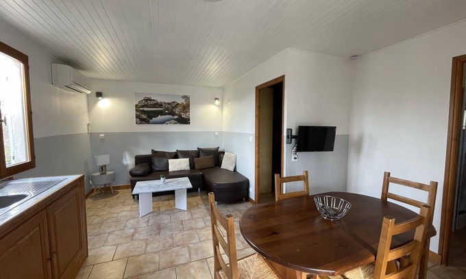 Joyeuse Cottage | Modern Gîte with Pool, Tennis Court & Family-Friendly Fun