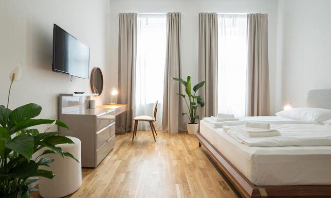Wahring Apartment | Perfectly Located Flat with Child-Friendly Amenities