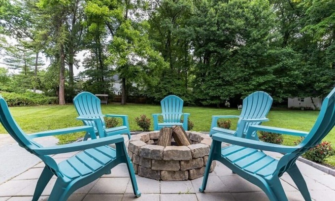 Fairfax House | Exceptional Stay in a Fully Fenced Home with Kitchen Access