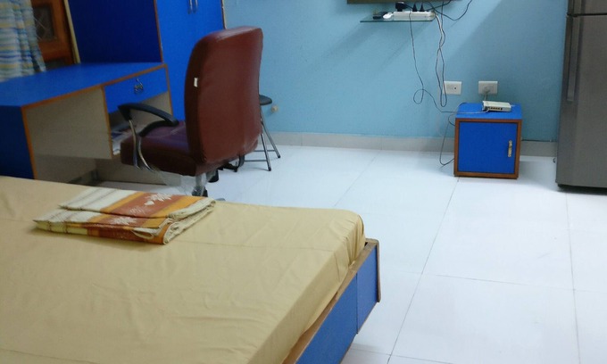 Gomti Nagar House | Cozy 1BHK Retreat with Kitchen and Garden Amenities