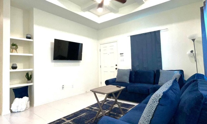 Edinburg Apartment | Comfortable 2 Bedroom Apartment with Kitchen & Family-Friendly