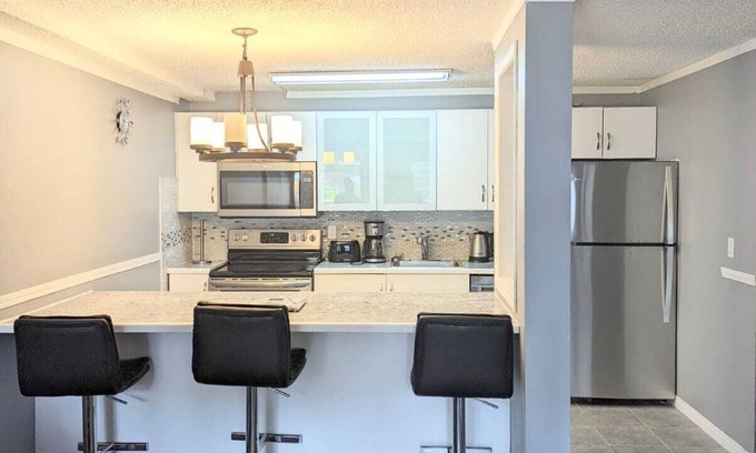 Bridgeland Condo | Convenient 2-Bedroom Condo with Free Parking & Kitchen