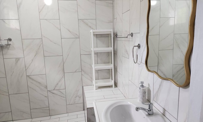 Barroui House | Fully furnished 3BR home in Sylvania with Wi-Fi, AC, kitchen & serene views.