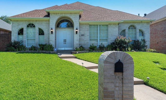 Longview House | Newly Renovated Haven with Pet-Friendly Amenities