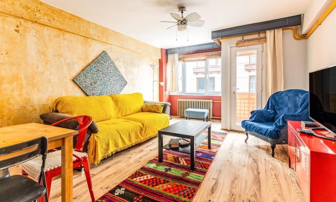 Fatih Apartment | Cozy Fully Furnished Flat Steps from Marmaray Stop