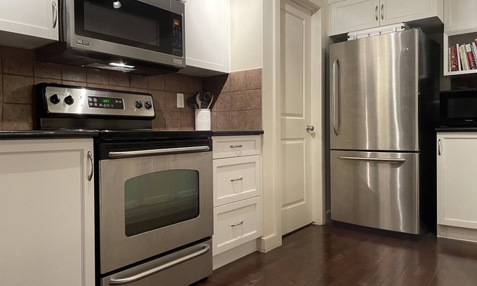 Southwest Calgary House | Beautiful Suburban House with Top Amenities and 10/10 Rating