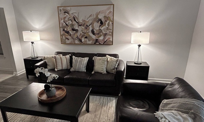 Alpharetta Apartment | Cozy One Bedroom Retreat with Pool and Breakfast in Alpharetta