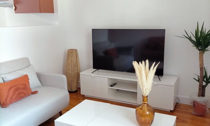 Vertrieu House | Quiet Retreat with Kitchen, Pet & Child Friendly Amenities