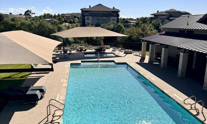 Austin House | Fully Furnished Single Family - One Bedroom Home