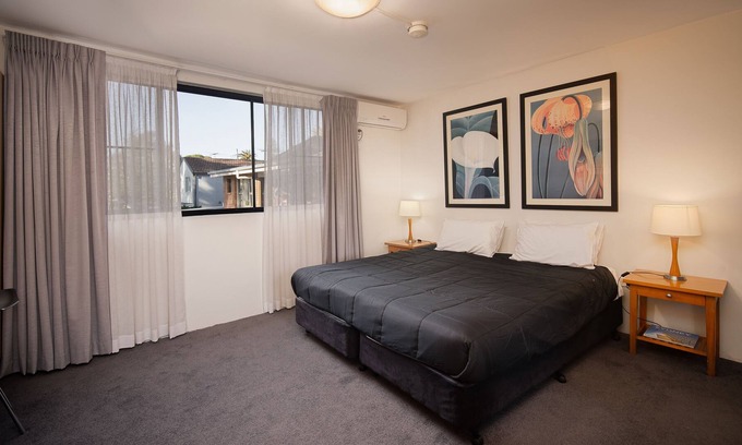 Drummoyne Apartment | Cozy Studio Retreat in Drummoyne with Kitchen & Pet Welcome