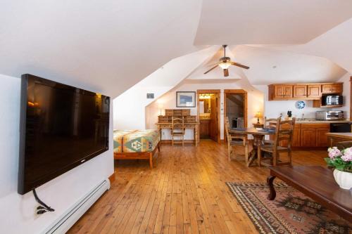 Bozeman Apartment | Fully Furnished Loft Near Hyalite