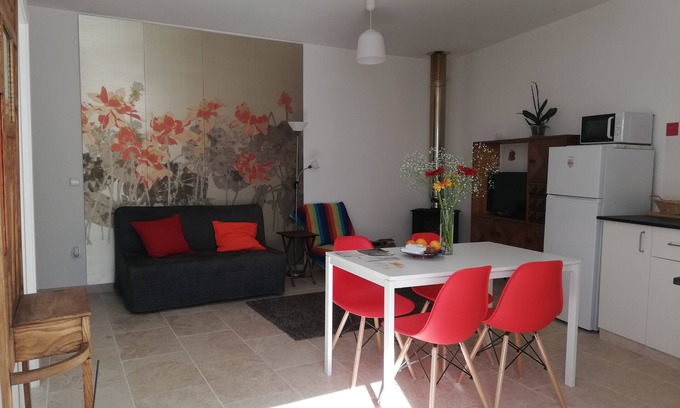 Batalha Apartment | Independent Studio for 4 with Spa and Breakfast Amenities