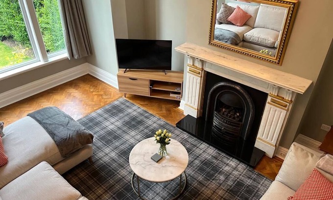 Lytham St. Anne's Apartment | Modern 2-Bed Apartment: Steps from the Beach with Pool