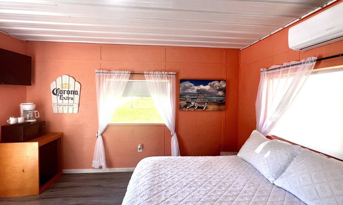 Joplin RV Rental | Fully Remodeled Beach Cabana